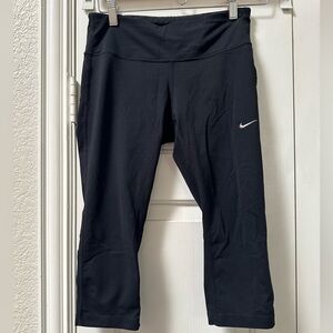 Nike women’s crop leggings size S
